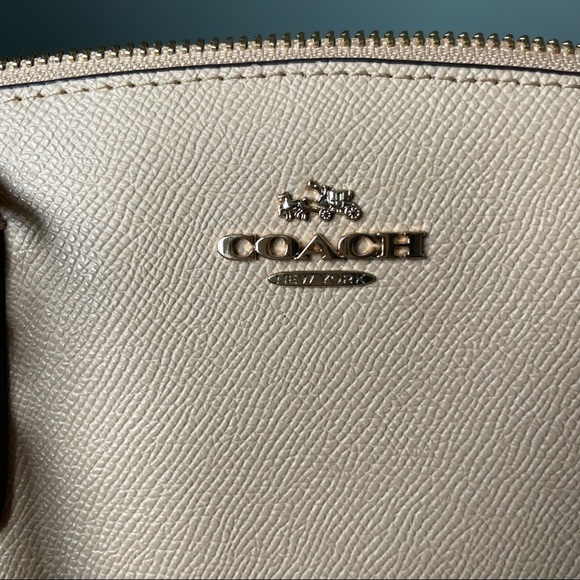 Coach
MINI CHRISTIE CARRYALL IN CROSSGRAIN LEATHER - beechwood - Picture 11 of 15